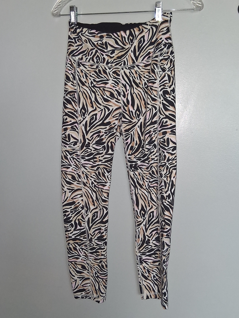 Lilly Pulitzer Black and Cream Abstract Animal Print Leggings